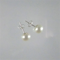 Small Pearl Stud Earrings