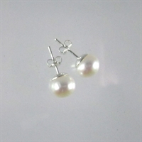 Medium Pearl Stud Earrings